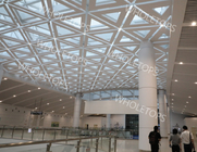 El panel de techo de aluminio formado especial 3003 del triángulo para el terminal de aeropuerto